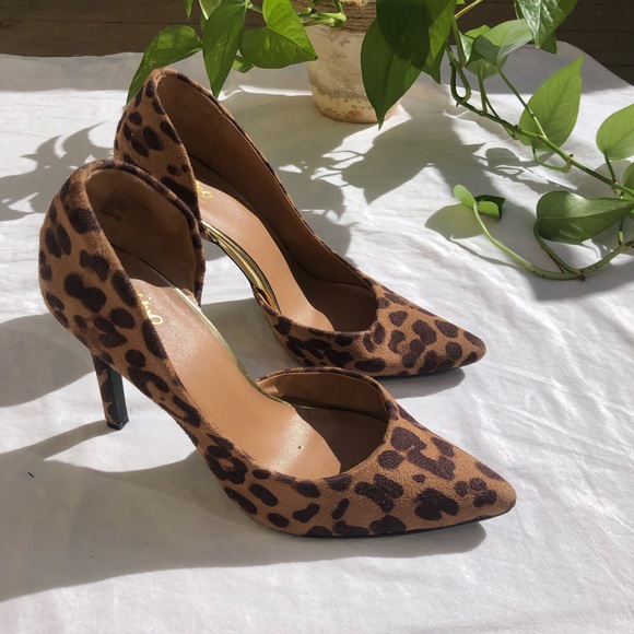 Shoes - Cheetah heels